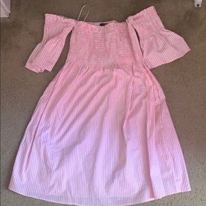 Shoulder less pink dress
